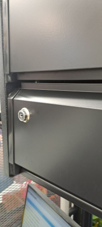 Диспенсер для сигарет четырехъярусный подвесной, 12 линий, 528 пачек