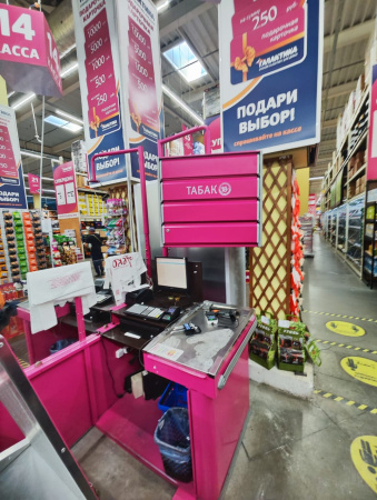 Диспенсер для сигарет четырехъярусный подвесной, 12 линий, 528 пачек